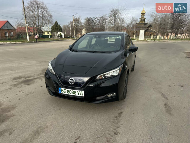 Черный Ниссан Лиф, объемом двигателя 0 л и пробегом 51 тыс. км за 13999 $, фото 1 на Automoto.ua