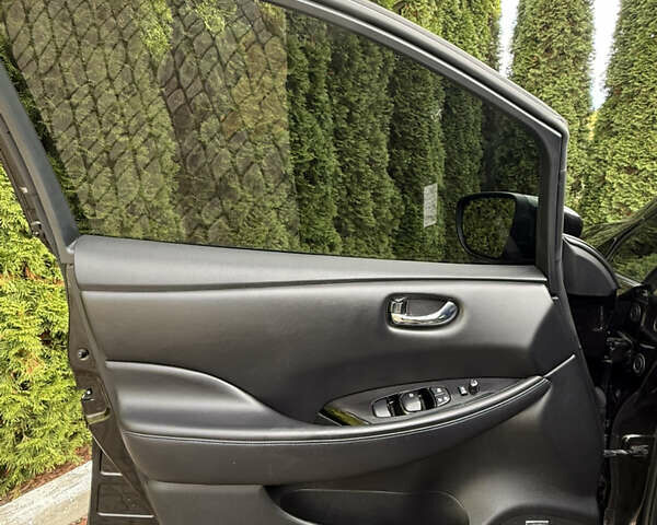 Черный Ниссан Лиф, объемом двигателя 0 л и пробегом 145 тыс. км за 11999 $, фото 52 на Automoto.ua