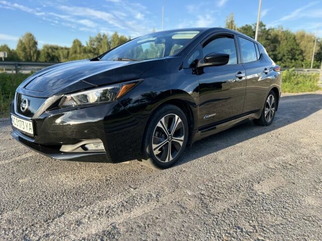 Черный Ниссан Лиф, объемом двигателя 0 л и пробегом 95 тыс. км за 12900 $, фото 4 на Automoto.ua