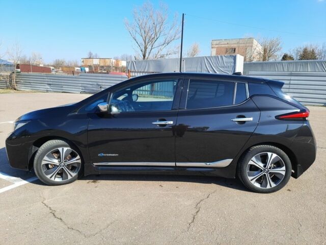 Черный Ниссан Лиф, объемом двигателя 0 л и пробегом 88 тыс. км за 14500 $, фото 2 на Automoto.ua