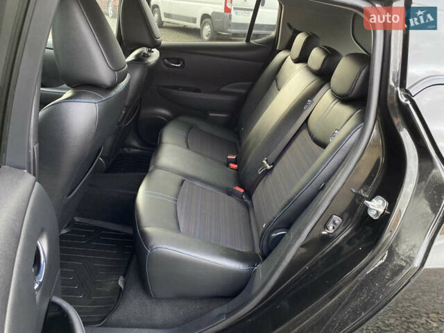 Черный Ниссан Лиф, объемом двигателя 0 л и пробегом 133 тыс. км за 12500 $, фото 39 на Automoto.ua