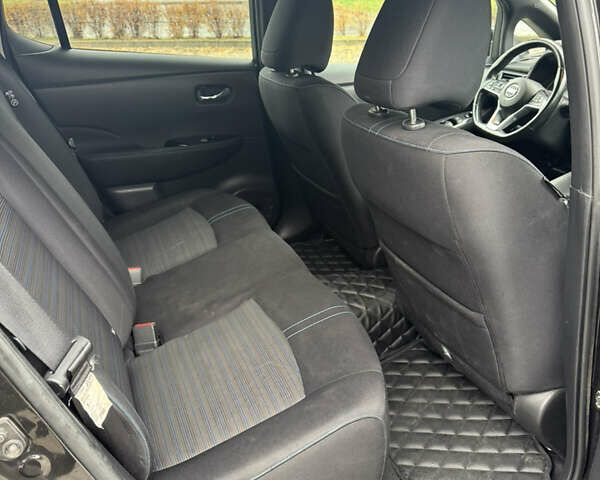 Черный Ниссан Лиф, объемом двигателя 0 л и пробегом 154 тыс. км за 10700 $, фото 10 на Automoto.ua