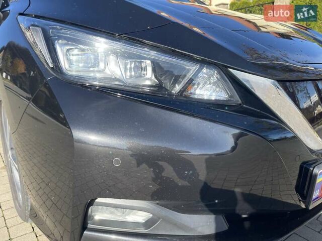 Черный Ниссан Лиф, объемом двигателя 0 л и пробегом 114 тыс. км за 12800 $, фото 28 на Automoto.ua