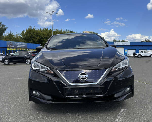 Чорний Ніссан Ліф, об'ємом двигуна 0 л та пробігом 111 тис. км за 12850 $, фото 1 на Automoto.ua