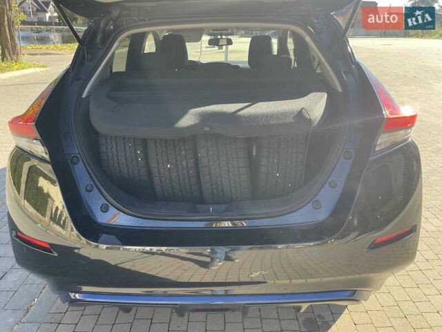 Черный Ниссан Лиф, объемом двигателя 0 л и пробегом 114 тыс. км за 12800 $, фото 26 на Automoto.ua