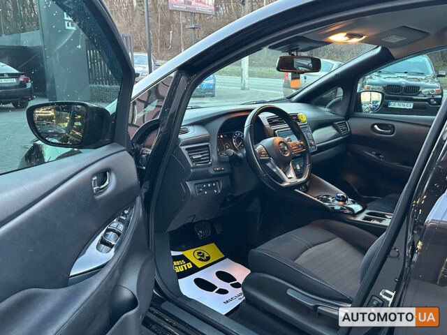 Чорний Ніссан Ліф, об'ємом двигуна 40 л та пробігом 86 тис. км за 13900 $, фото 6 на Automoto.ua