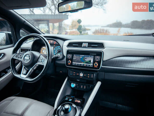 Черный Ниссан Лиф, объемом двигателя 0 л и пробегом 89 тыс. км за 13350 $, фото 34 на Automoto.ua