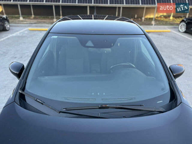 Черный Ниссан Лиф, объемом двигателя 0 л и пробегом 119 тыс. км за 11700 $, фото 20 на Automoto.ua