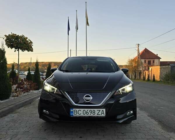 Черный Ниссан Лиф, объемом двигателя 0 л и пробегом 190 тыс. км за 12500 $, фото 1 на Automoto.ua