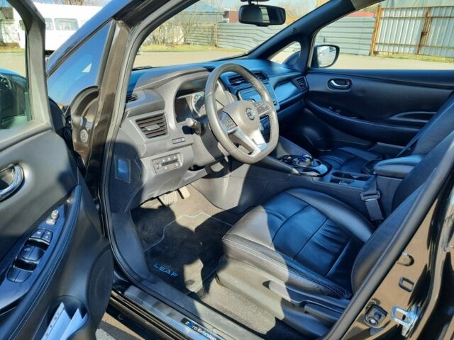 Черный Ниссан Лиф, объемом двигателя 0 л и пробегом 88 тыс. км за 14500 $, фото 9 на Automoto.ua