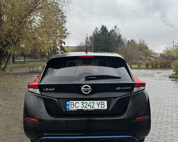 Черный Ниссан Лиф, объемом двигателя 0 л и пробегом 154 тыс. км за 10700 $, фото 3 на Automoto.ua