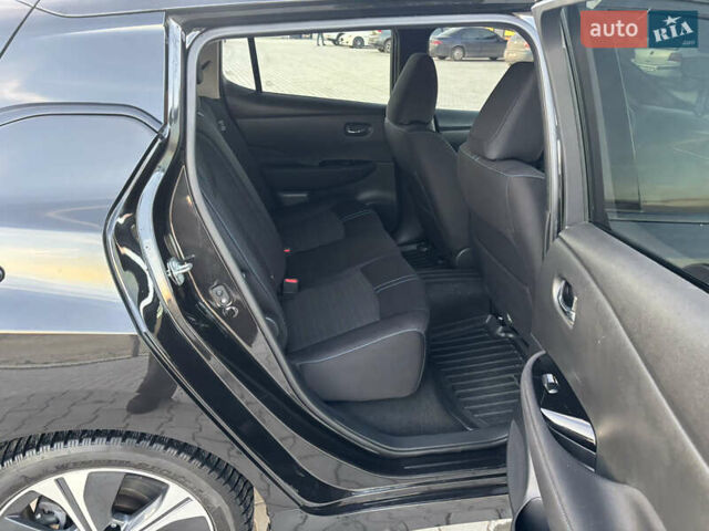 Чорний Ніссан Ліф, об'ємом двигуна 0 л та пробігом 90 тис. км за 11950 $, фото 17 на Automoto.ua