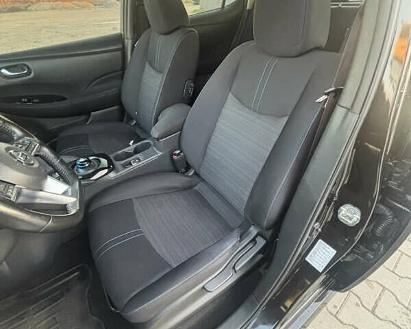 Чорний Ніссан Ліф, об'ємом двигуна 0 л та пробігом 90 тис. км за 11950 $, фото 12 на Automoto.ua