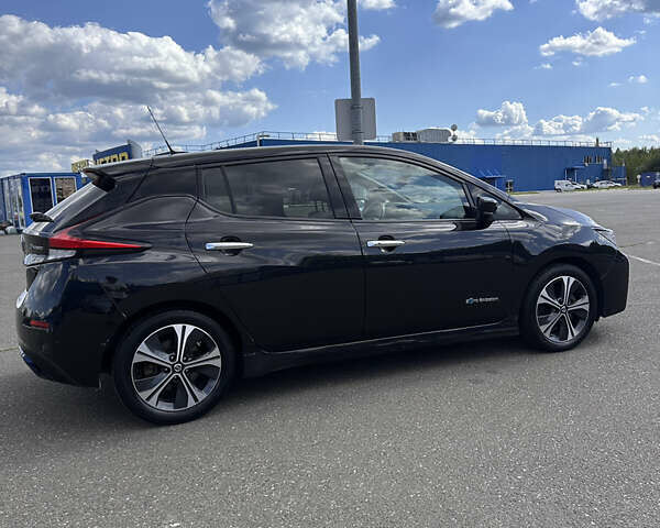 Чорний Ніссан Ліф, об'ємом двигуна 0 л та пробігом 111 тис. км за 12850 $, фото 8 на Automoto.ua