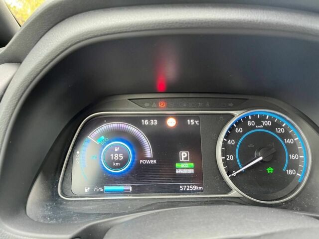 Черный Ниссан Лиф, объемом двигателя 0 л и пробегом 57 тыс. км за 14500 $, фото 12 на Automoto.ua