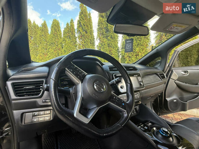 Черный Ниссан Лиф, объемом двигателя 0 л и пробегом 145 тыс. км за 11999 $, фото 27 на Automoto.ua