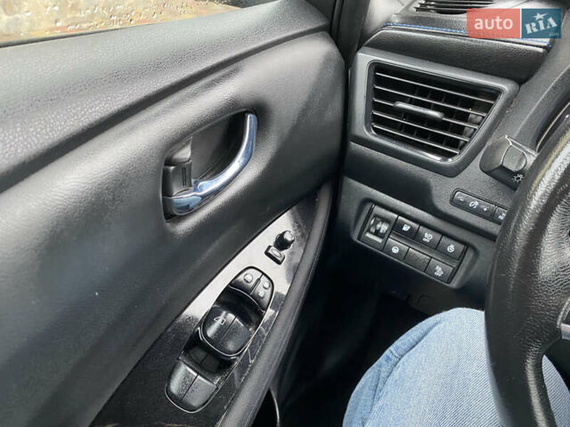 Черный Ниссан Лиф, объемом двигателя 0 л и пробегом 145 тыс. км за 12100 $, фото 20 на Automoto.ua