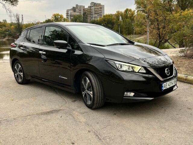 Черный Ниссан Лиф, объемом двигателя 0 л и пробегом 57 тыс. км за 14500 $, фото 5 на Automoto.ua