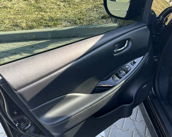 Чорний Ніссан Ліф, об'ємом двигуна 0 л та пробігом 80 тис. км за 13800 $, фото 6 на Automoto.ua