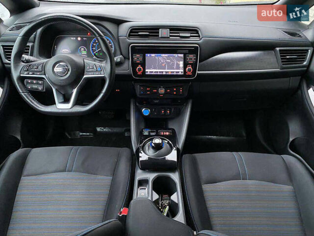 Черный Ниссан Лиф, объемом двигателя 0 л и пробегом 111 тыс. км за 12300 $, фото 5 на Automoto.ua