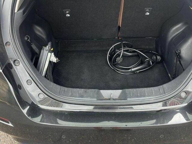 Черный Ниссан Лиф, объемом двигателя 0 л и пробегом 143 тыс. км за 10999 $, фото 5 на Automoto.ua