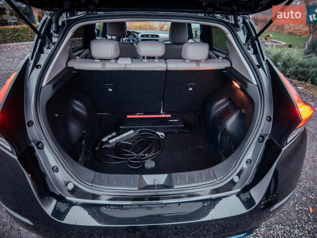 Черный Ниссан Лиф, объемом двигателя 0 л и пробегом 89 тыс. км за 13350 $, фото 10 на Automoto.ua