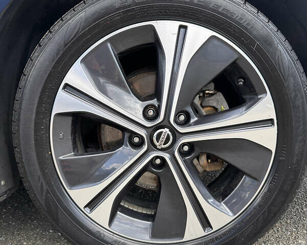 Чорний Ніссан Ліф, об'ємом двигуна 0 л та пробігом 111 тис. км за 12850 $, фото 9 на Automoto.ua