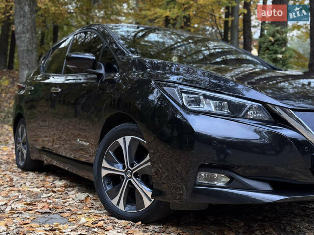 Черный Ниссан Лиф, объемом двигателя 0 л и пробегом 128 тыс. км за 12500 $, фото 3 на Automoto.ua