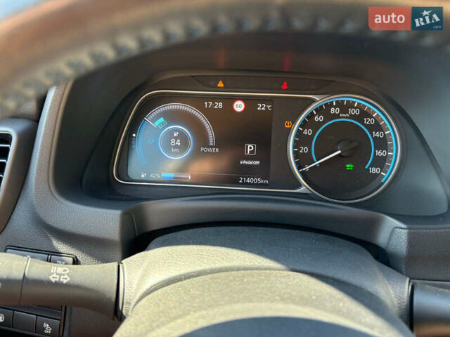 Чорний Ніссан Ліф, об'ємом двигуна 0 л та пробігом 213 тис. км за 10500 $, фото 12 на Automoto.ua