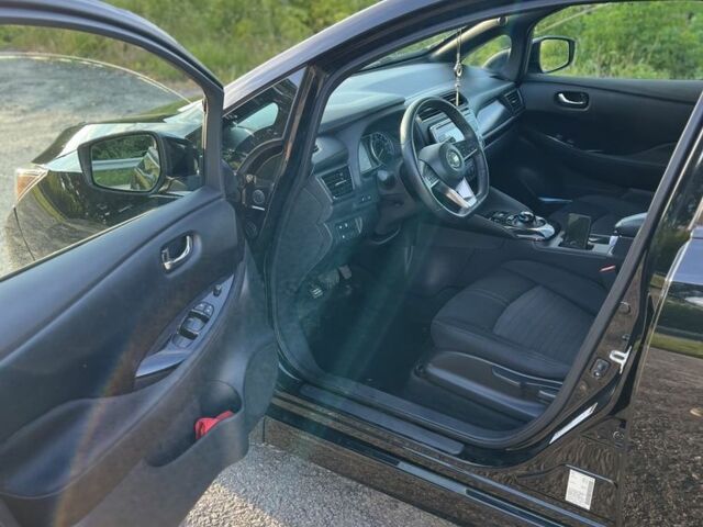 Черный Ниссан Лиф, объемом двигателя 0 л и пробегом 95 тыс. км за 12900 $, фото 7 на Automoto.ua