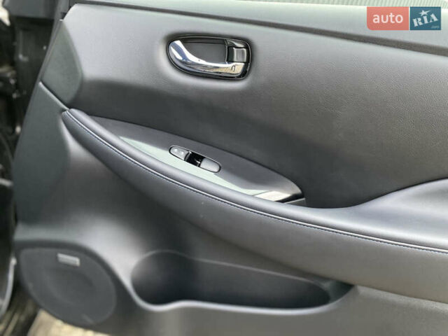 Черный Ниссан Лиф, объемом двигателя 0 л и пробегом 133 тыс. км за 12500 $, фото 41 на Automoto.ua