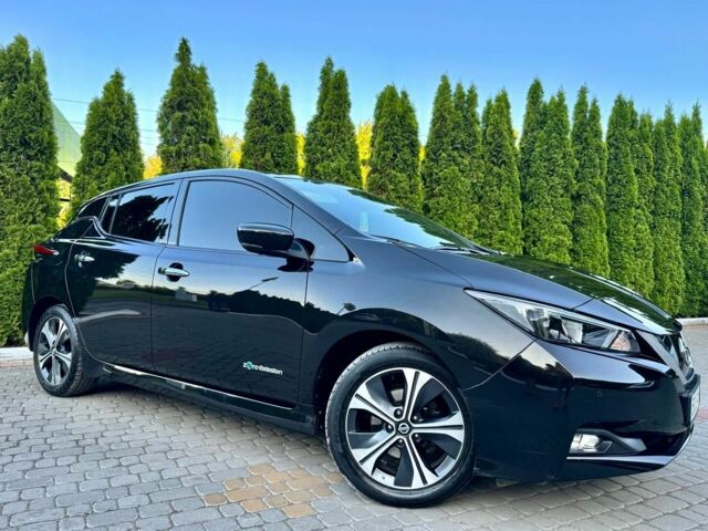 Черный Ниссан Лиф, объемом двигателя 0 л и пробегом 133 тыс. км за 11300 $, фото 2 на Automoto.ua