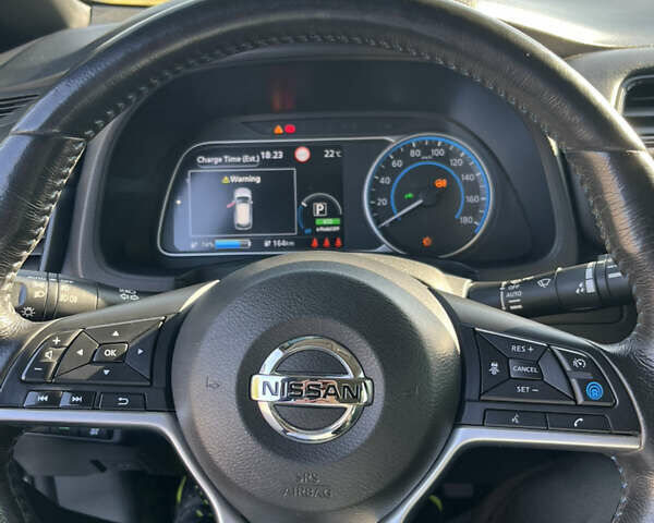 Чорний Ніссан Ліф, об'ємом двигуна 0 л та пробігом 80 тис. км за 13800 $, фото 11 на Automoto.ua