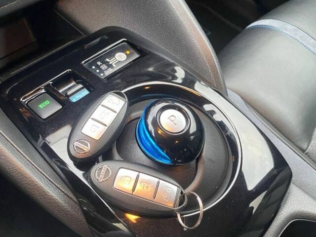 Чорний Ніссан Ліф, об'ємом двигуна 0 л та пробігом 108 тис. км за 12499 $, фото 4 на Automoto.ua