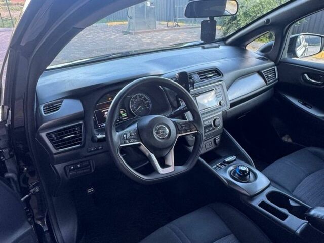 Черный Ниссан Лиф, объемом двигателя 0 л и пробегом 92 тыс. км за 13500 $, фото 3 на Automoto.ua