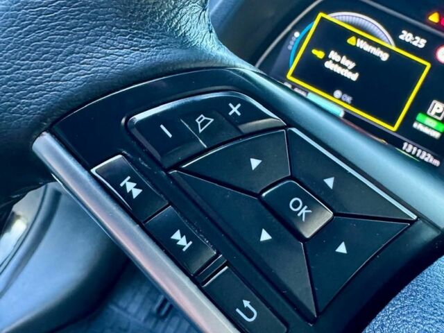 Черный Ниссан Лиф, объемом двигателя 0 л и пробегом 133 тыс. км за 11300 $, фото 14 на Automoto.ua