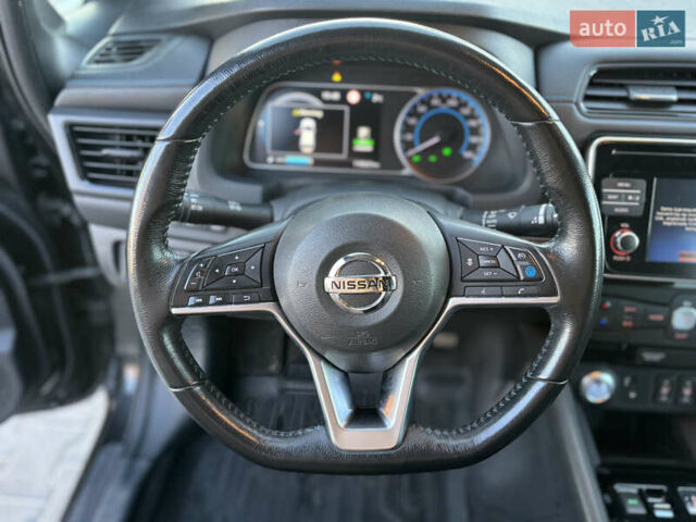 Черный Ниссан Лиф, объемом двигателя 0 л и пробегом 119 тыс. км за 11700 $, фото 34 на Automoto.ua