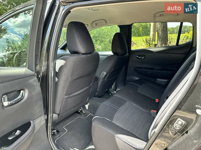 Черный Ниссан Лиф, объемом двигателя 0 л и пробегом 119 тыс. км за 13500 $, фото 38 на Automoto.ua