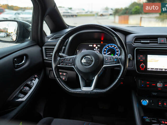 Черный Ниссан Лиф, объемом двигателя 0 л и пробегом 133 тыс. км за 11900 $, фото 16 на Automoto.ua