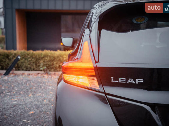 Черный Ниссан Лиф, объемом двигателя 0 л и пробегом 89 тыс. км за 13350 $, фото 13 на Automoto.ua