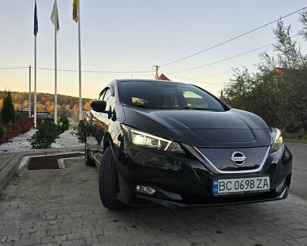 Черный Ниссан Лиф, объемом двигателя 0 л и пробегом 190 тыс. км за 12500 $, фото 2 на Automoto.ua