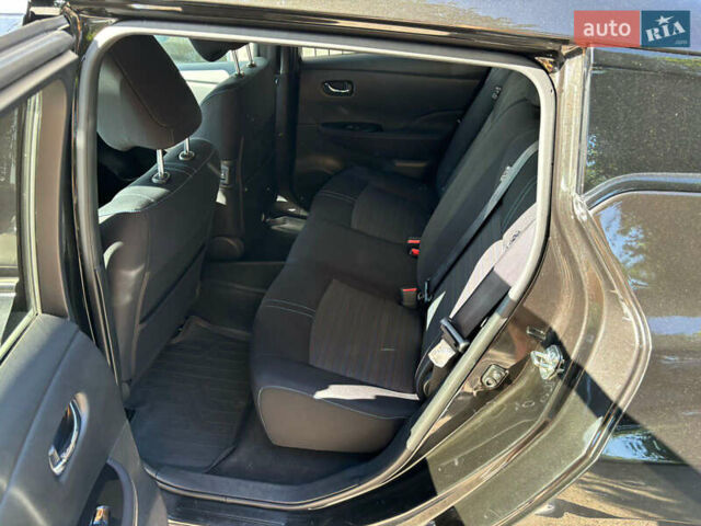 Чорний Ніссан Ліф, об'ємом двигуна 0 л та пробігом 213 тис. км за 10500 $, фото 6 на Automoto.ua