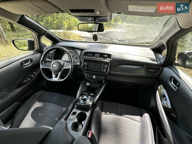 Черный Ниссан Лиф, объемом двигателя 0 л и пробегом 119 тыс. км за 13500 $, фото 21 на Automoto.ua