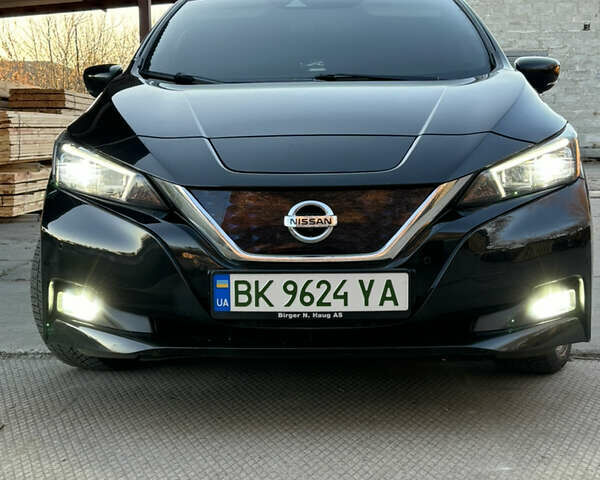 Черный Ниссан Лиф, объемом двигателя 0 л и пробегом 137 тыс. км за 11999 $, фото 4 на Automoto.ua