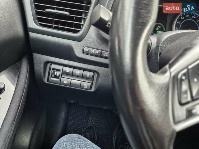 Черный Ниссан Лиф, объемом двигателя 0 л и пробегом 100 тыс. км за 12000 $, фото 3 на Automoto.ua