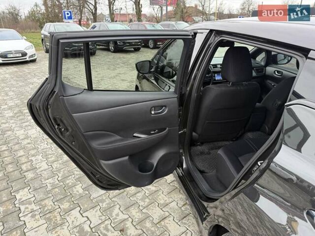 Черный Ниссан Лиф, объемом двигателя 0 л и пробегом 160 тыс. км за 11500 $, фото 25 на Automoto.ua