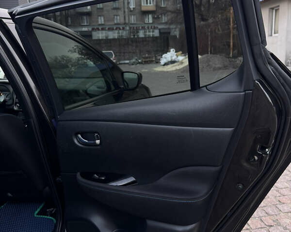 Чорний Ніссан Ліф, об'ємом двигуна 0 л та пробігом 164 тис. км за 11600 $, фото 10 на Automoto.ua