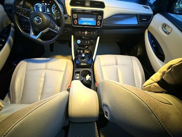 Черный Ниссан Лиф, объемом двигателя 0.11 л и пробегом 130 тыс. км за 12800 $, фото 3 на Automoto.ua