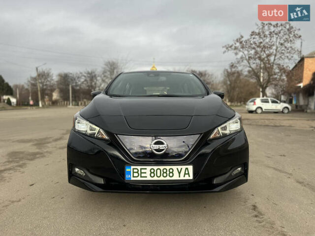 Черный Ниссан Лиф, объемом двигателя 0 л и пробегом 51 тыс. км за 13999 $, фото 2 на Automoto.ua