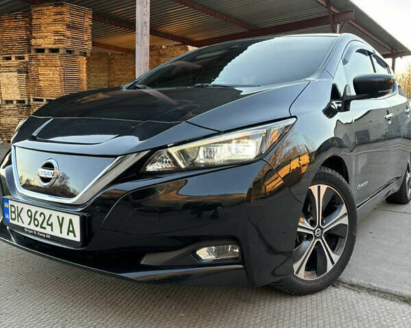 Черный Ниссан Лиф, объемом двигателя 0 л и пробегом 137 тыс. км за 11999 $, фото 6 на Automoto.ua